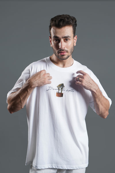 CONTRAST GRAPHIC WHITE T-SHIRT